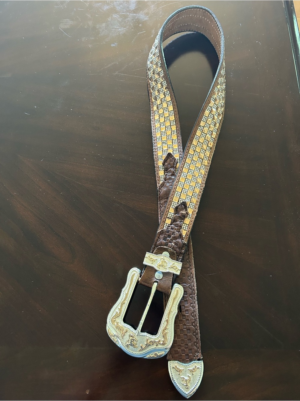 Women’s cowboy belt W/ bling stones . Leather Made in Mexico size 40